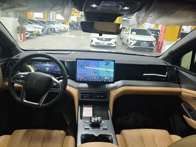 BYD Song L DM-i 2024 112km Leading Edition — Фото автомобиля 9