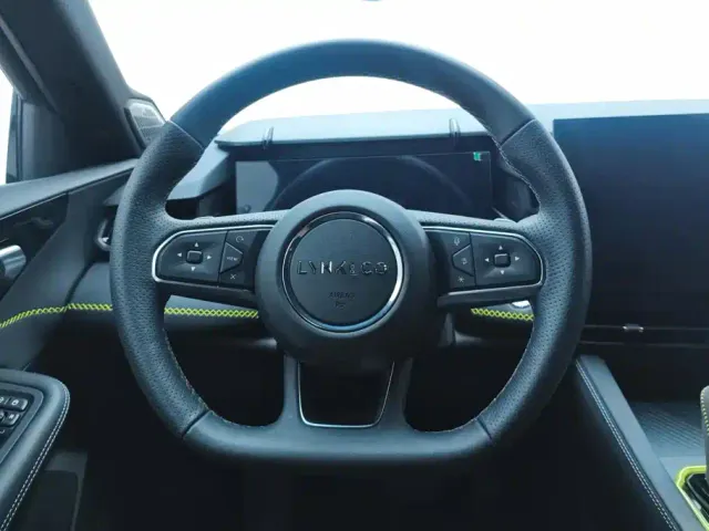 Lynk & Co 03 — Фото автомобиля 15