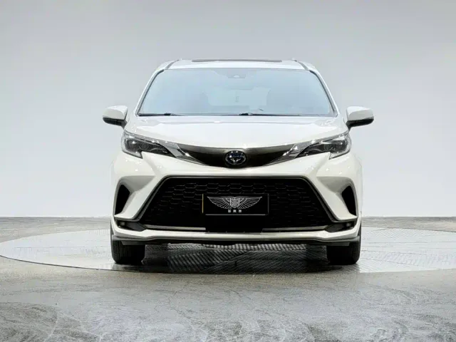 Toyota Granvia — Фото автомобиля 2