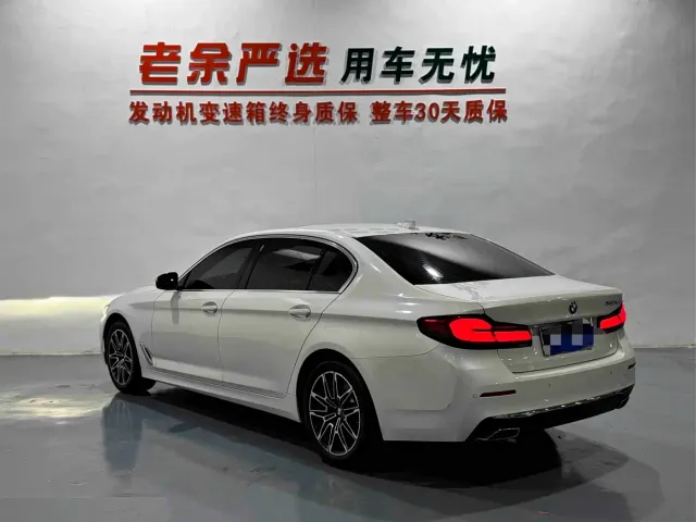 BMW 5 Series — Фото автомобиля 9