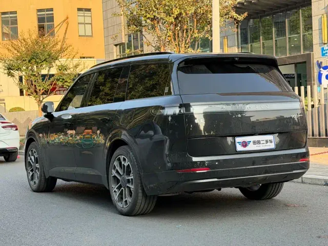Lynk & Co 900 — Фото автомобиля 4