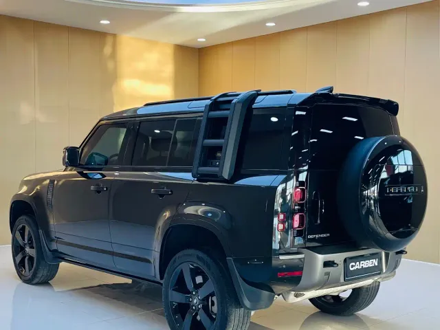 Land Rover Defender — Фото автомобиля 7