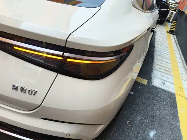 BYD Seal 07 DM-i — Фото автомобиля 7