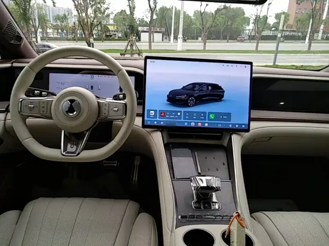 Denza Z9GT — Фото автомобиля 9