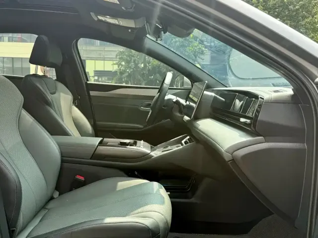 BYD Qin L — Фото автомобиля 14
