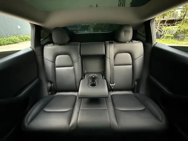 Tesla Model Y 2022 Facelift Rear-Wheel Drive Version — Фото автомобиля 8