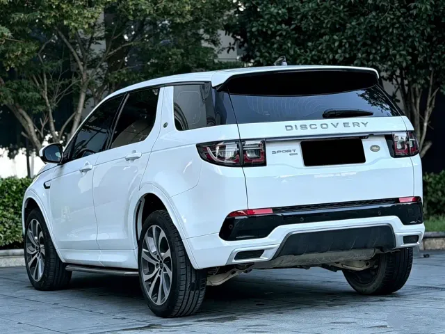 Land Rover Discovery Sport — Фото автомобиля 10