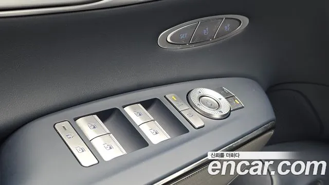 Genesis GV70 — Фото автомобиля 30