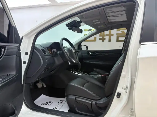 Nissan Tiida — Фото автомобиля 18