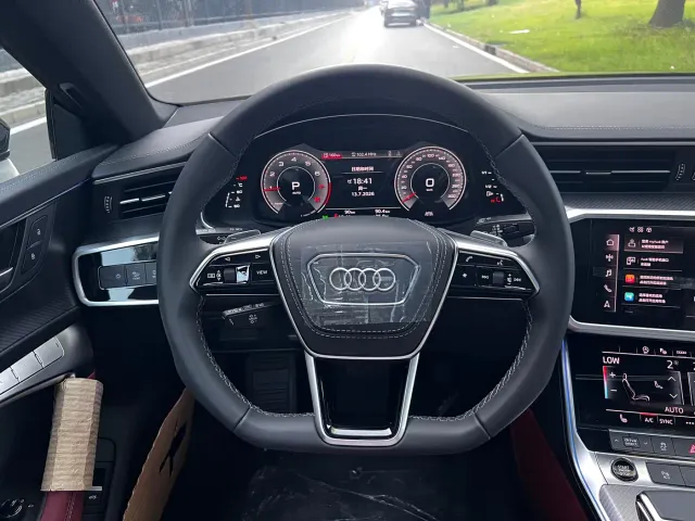 Audi A7L — Фото автомобиля 10