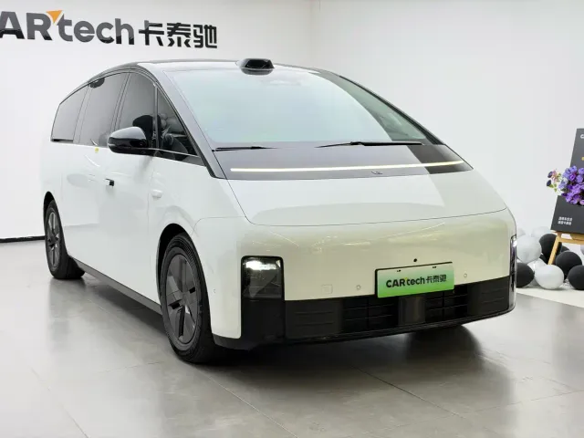 Li Auto MEGA — Фото автомобиля 7