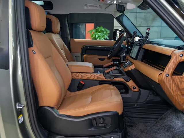 Land Rover Defender — Фото автомобиля 24