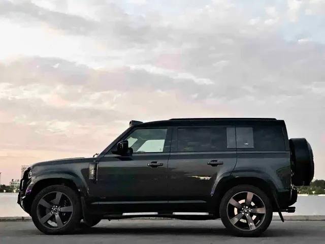 Land Rover Defender — Фото автомобиля 4