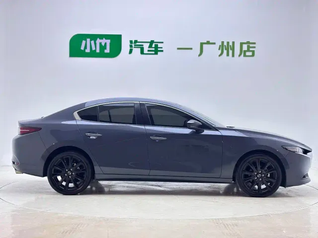 Mazda Axela — Фото автомобиля 5