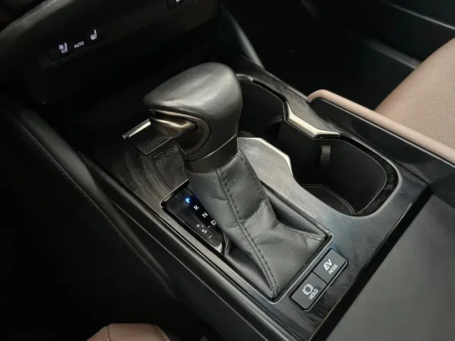 Lexus ES — Фото автомобиля 17