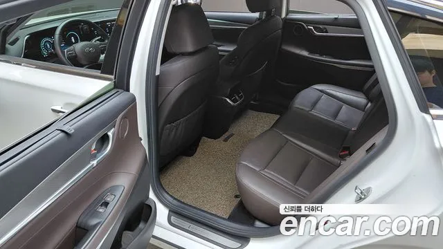Hyundai Grandeur Exclusive — Фото автомобиля 12