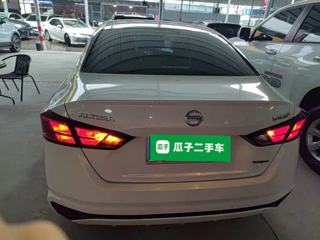 Nissan Teana — Фото автомобиля 5