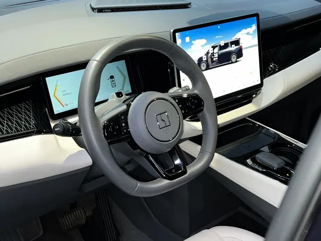 Zeekr 009 — Фото автомобиля 10