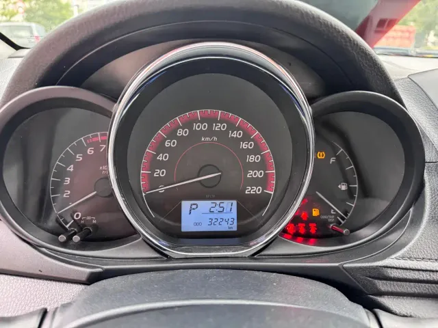 Toyota Vios — Фото автомобиля 10