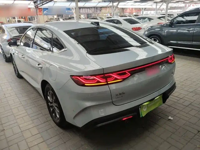 BYD Qin L — Фото автомобиля 4