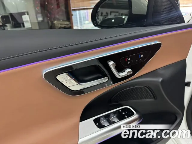 Mercedes-Benz E-Class — Фото автомобиля 4