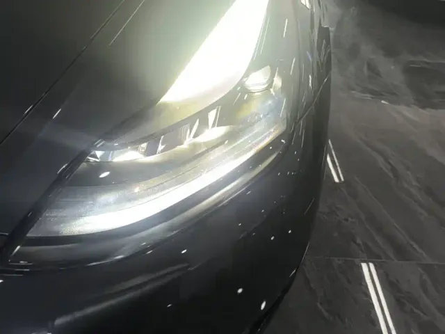 Tesla Model Y — Фото автомобиля 23