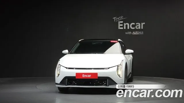Kia EV4 — Фото автомобиля 3