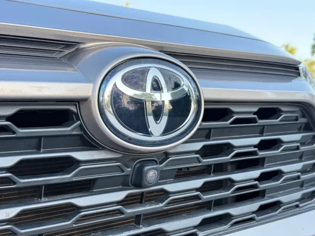 Toyota RAV4 — Фото автомобиля 14