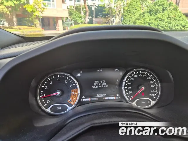 Jeep Renegade — Фото автомобиля 4