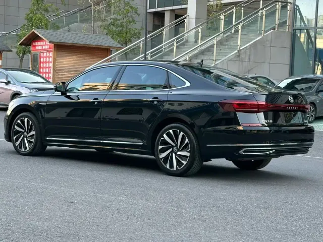 Volkswagen Passat — Фото автомобиля 9