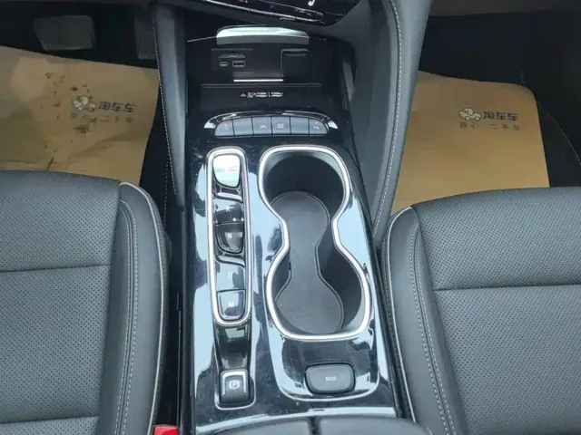 Buick Envision S — Фото автомобиля 16