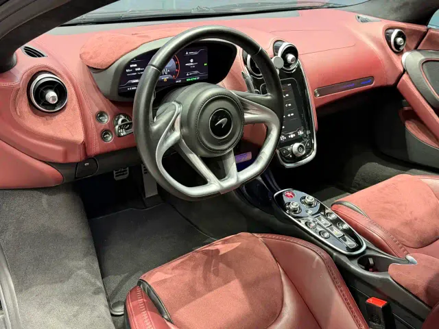 McLaren GT — Фото автомобиля 7