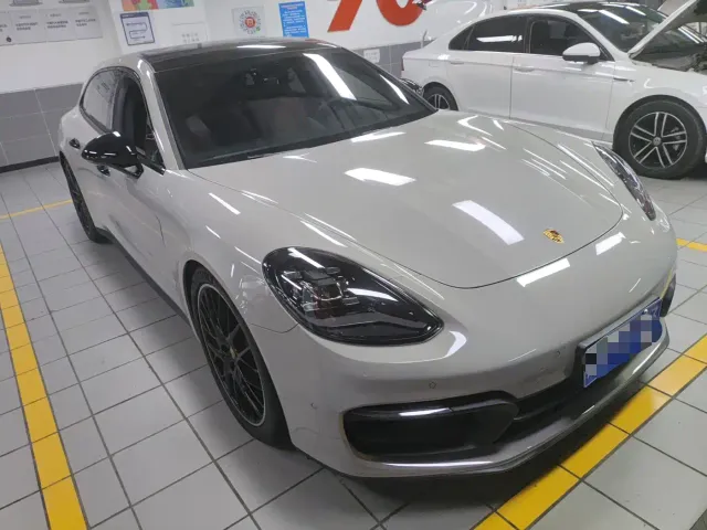 Porsche Panamera — Фото автомобиля 2