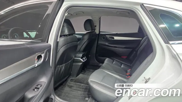 Hyundai Grandeur (New) Hybrid — Фото автомобиля 17