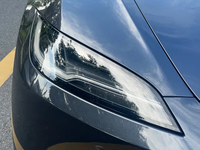 Tesla Model 3 — Фото автомобиля 15