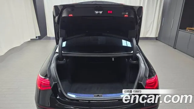 Mercedes-Benz S-Class — Фото автомобиля 20
