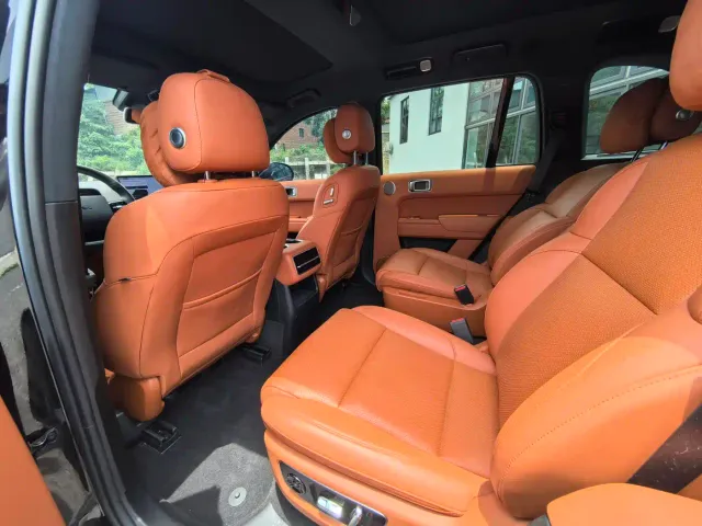 Li Auto L8 — Фото автомобиля 7
