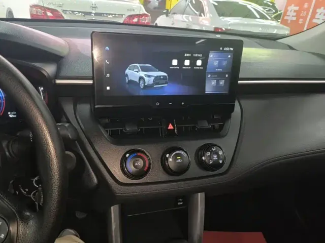 Toyota Corolla Cross — Фото автомобиля 12