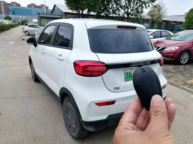 Leapmotor T03 — Фото автомобиля 5