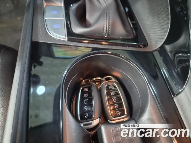 Hyundai AVANTE — Фото автомобиля 2
