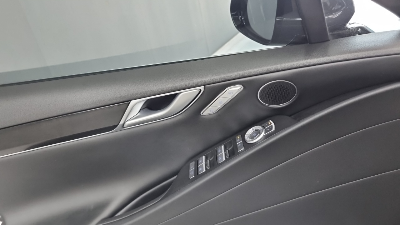 Genesis G80 Бензин 2.5 турбо AWD — Фото автомобиля 17