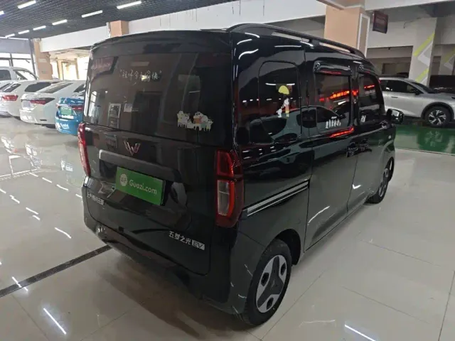 Wuling Zhiguang NEV — Фото автомобиля 6