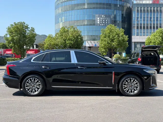 Hongqi H5 — Фото автомобиля 13