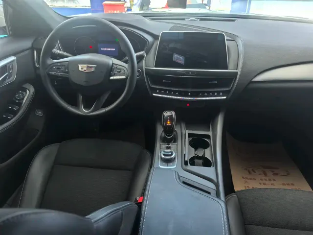 Cadillac CT5 — Фото автомобиля 12