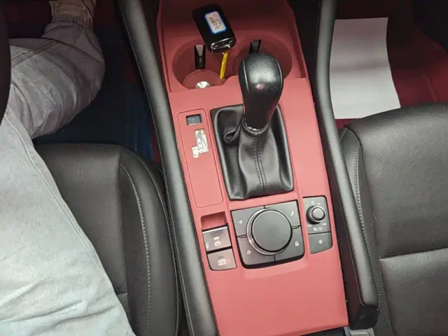 Mazda Axela — Фото автомобиля 13