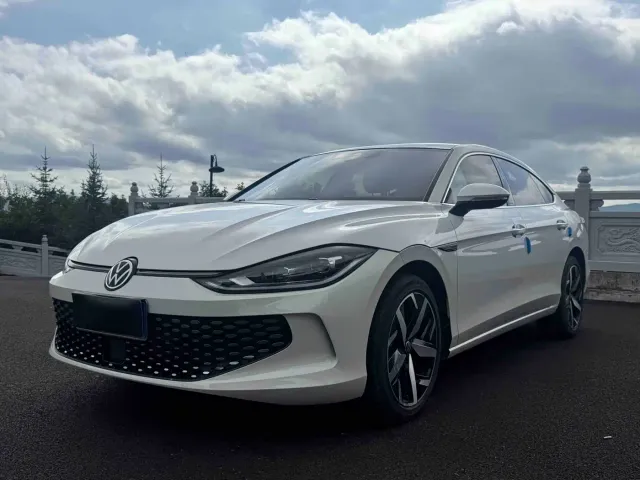 Фотография автомобиля — Volkswagen Lamando