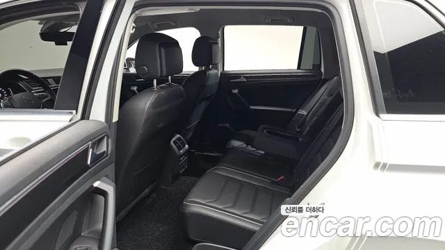 Volkswagen Tiguan Generation 2 — Фото автомобиля 11