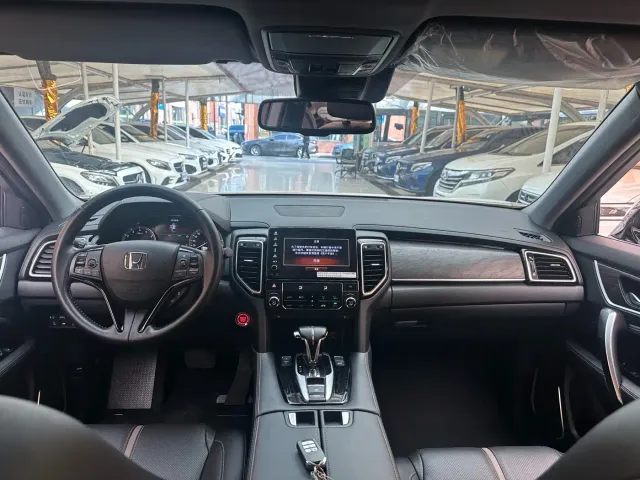 Honda UR-V — Фото автомобиля 11