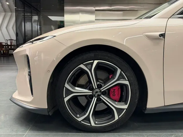 Nio ET5 — Фото автомобиля 16