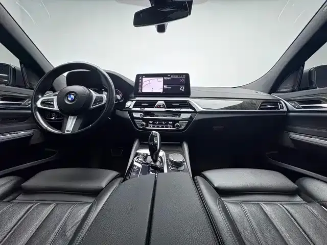 BMW 6 Series Gran Turismo — Фото автомобиля 9